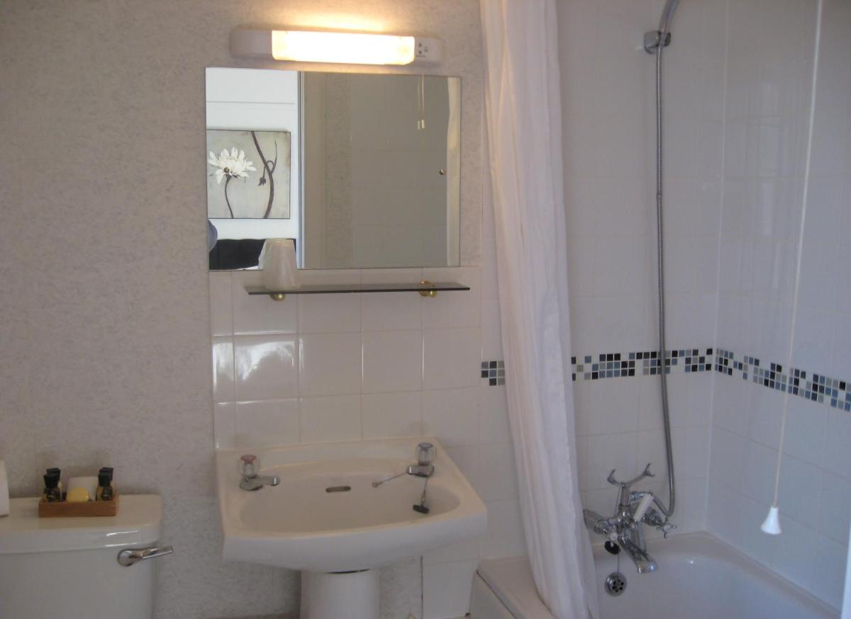 Shaftesbury Hotel Dundee - Housity