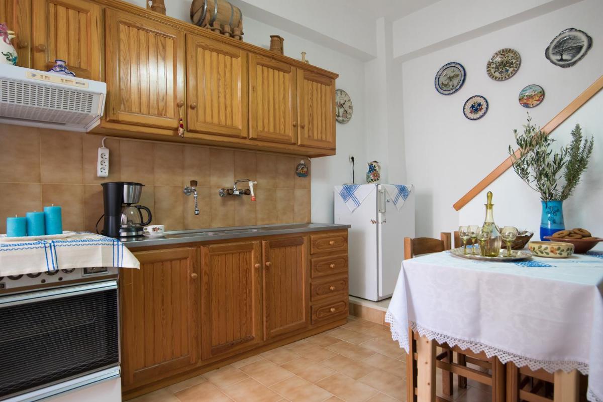 Elenia's House in Mochos - Housity