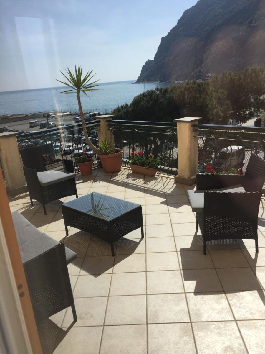 Seaside Apartment - Housity