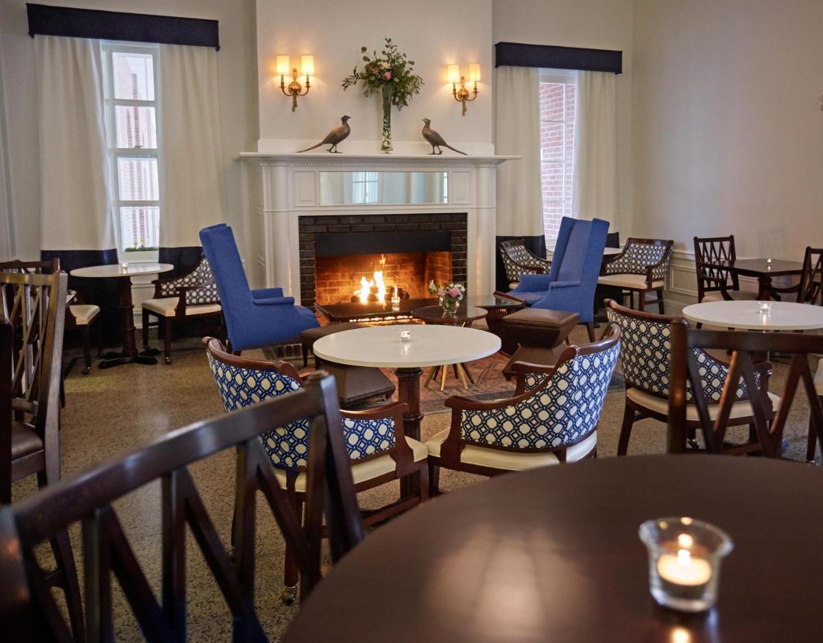Hotel 24 South - Housity