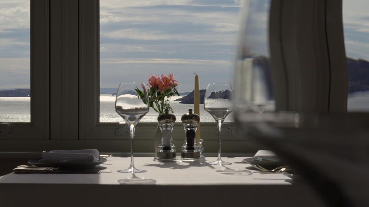 Summer Isles Hotel - Housity