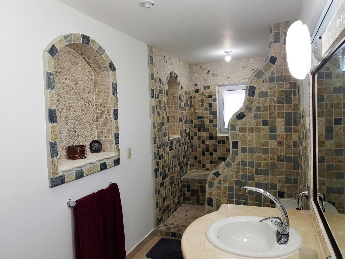 Luxury apartment with ocean view at the beach - Hizvo
