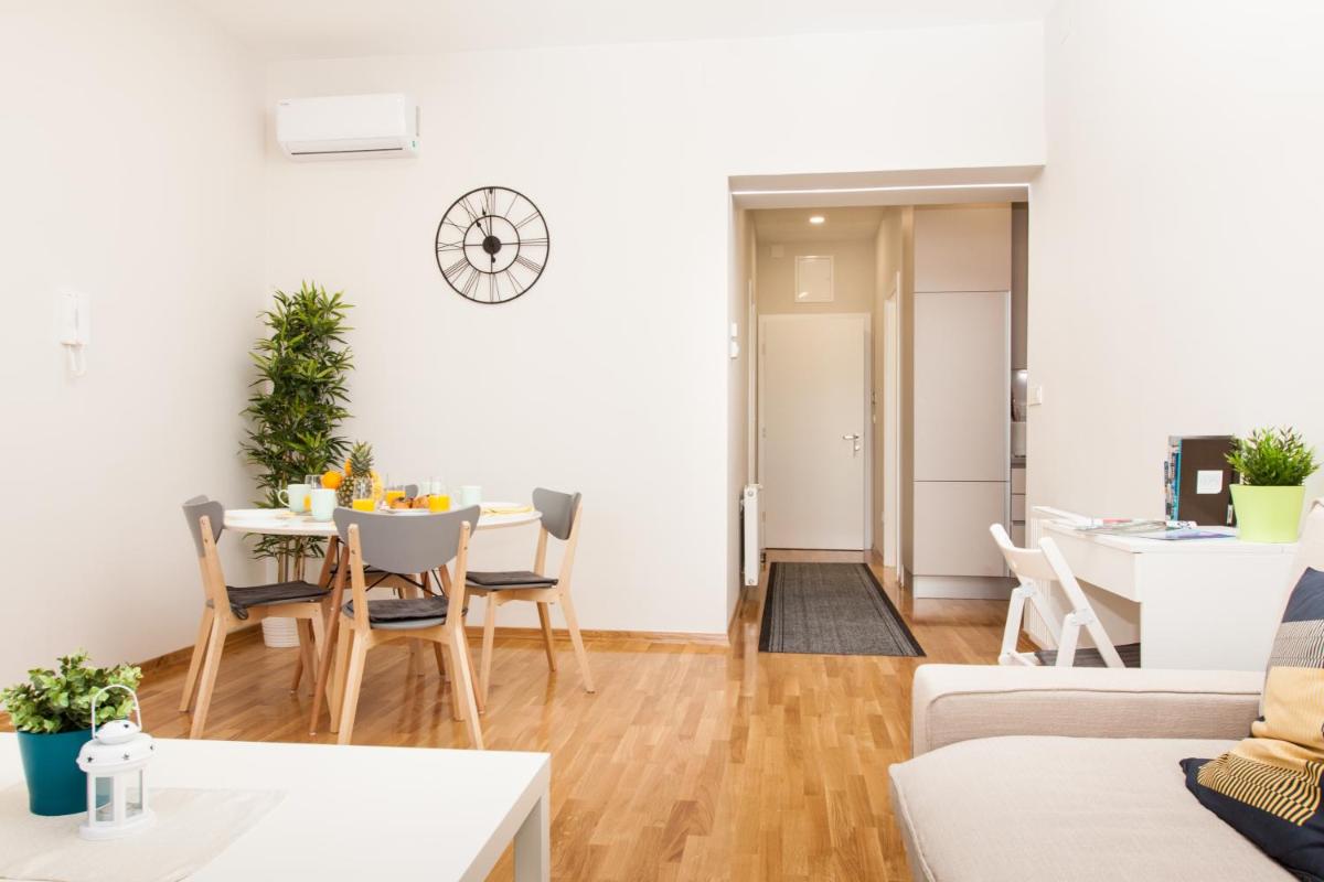 Luxury Main Square Apartments - Housity
