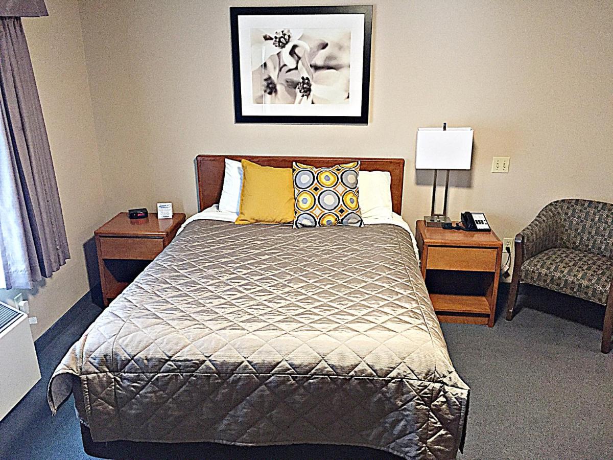 Coastal Inn Dartmouth - Housity