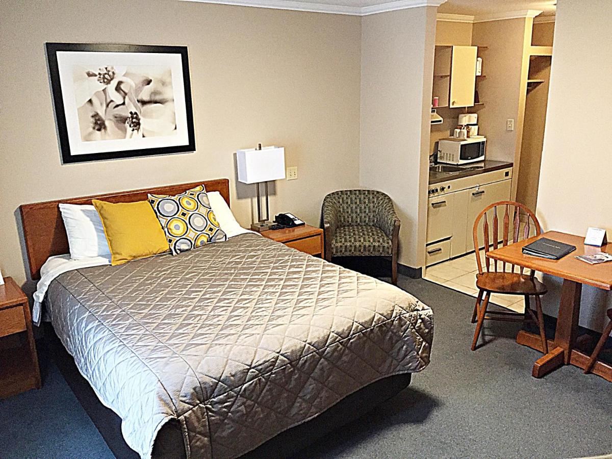 Coastal Inn Dartmouth - Housity