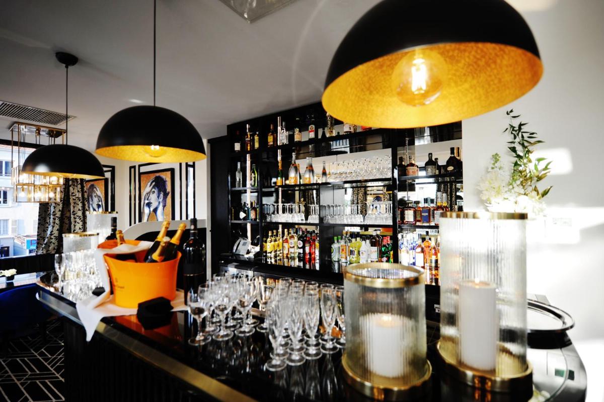 Boissons dans l'établissement Hôtel Restaurant le Touring - Teritoria