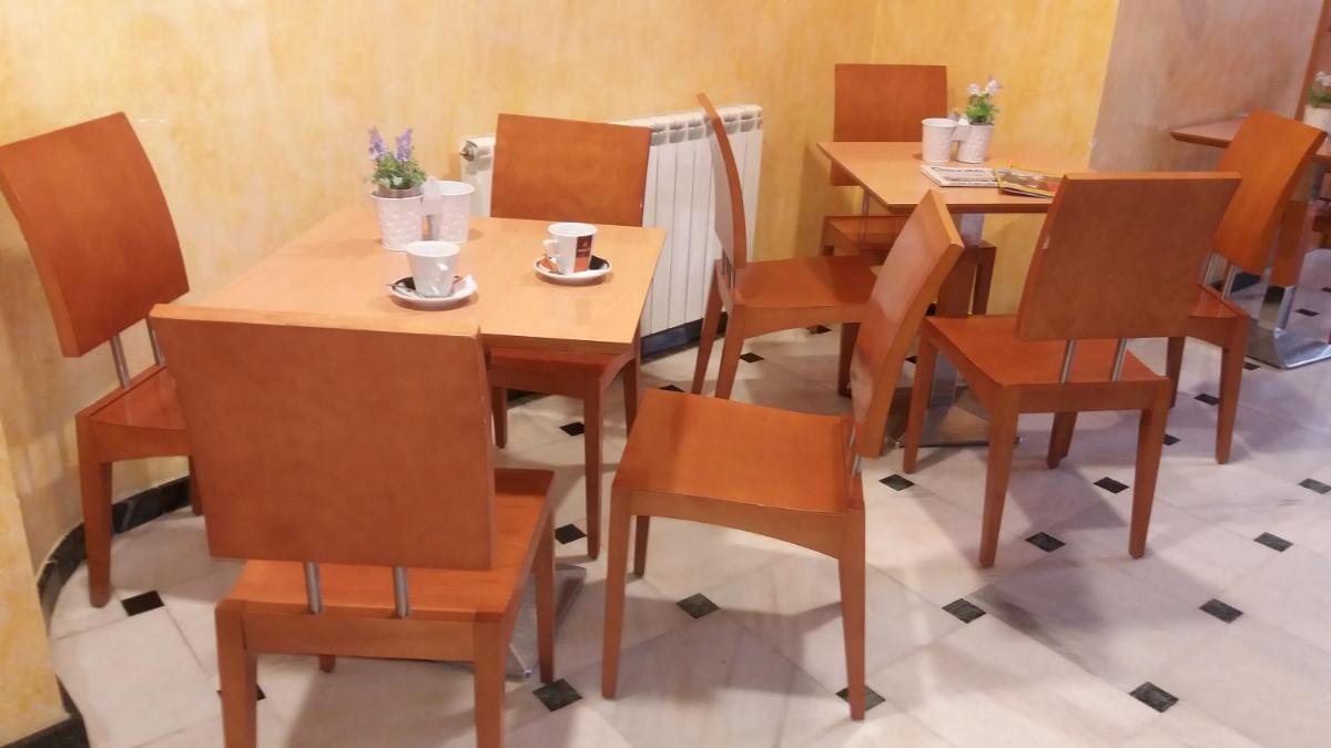 Hotel Brezales - Housity
