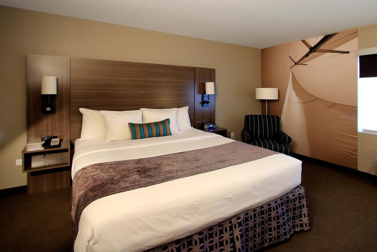 Executive Inn & Suites Oakland - Housity