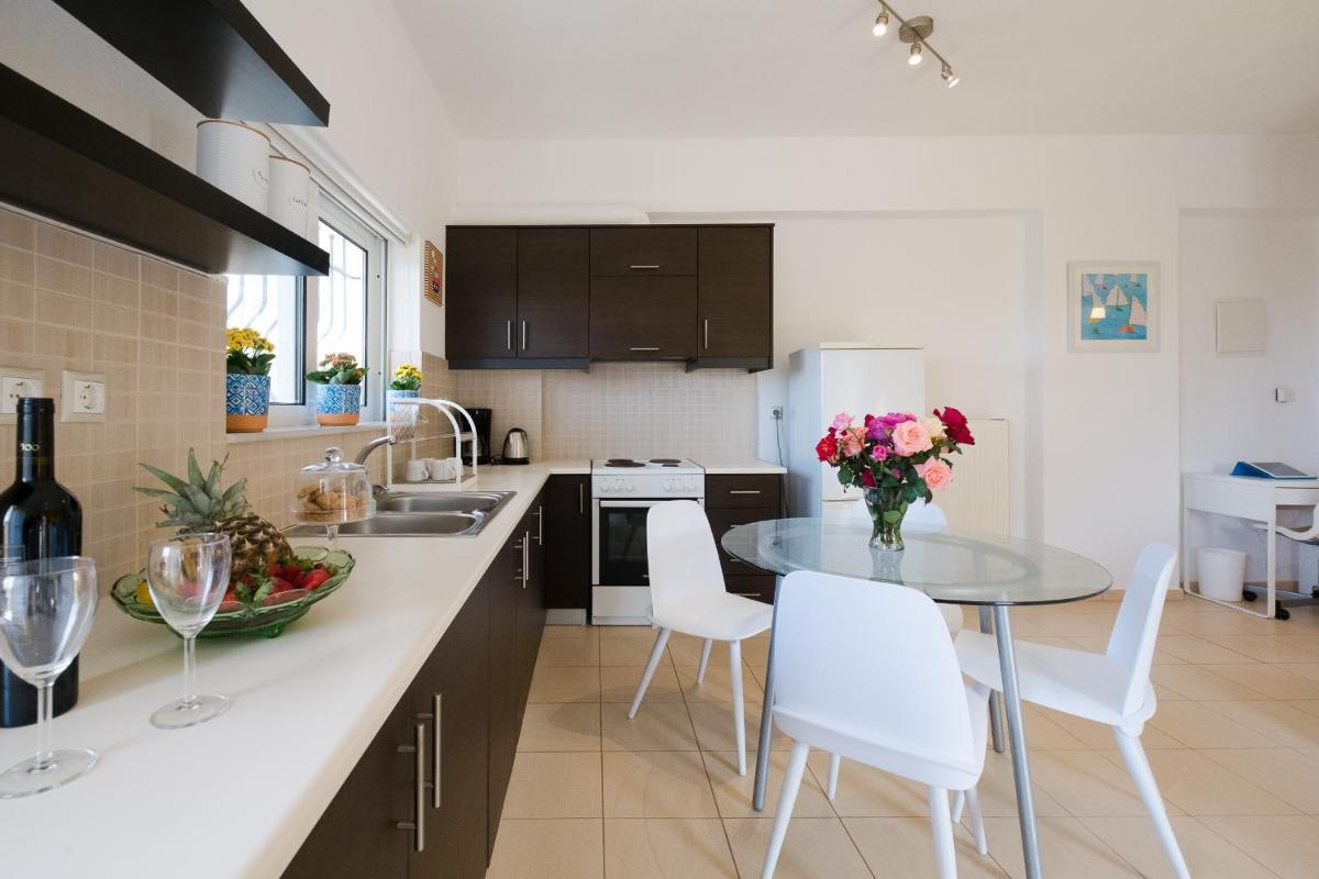 Vibrant flat for a couple, few minutes to Beaches - Housity