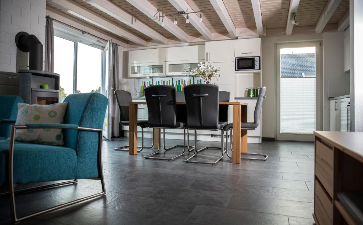 Ferienhaus Nordhorn - Haus Am See - Housity