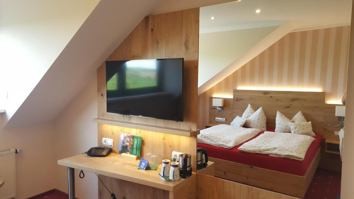 Landhotel BurgenBlick Garni & Tagungshotel - Housity