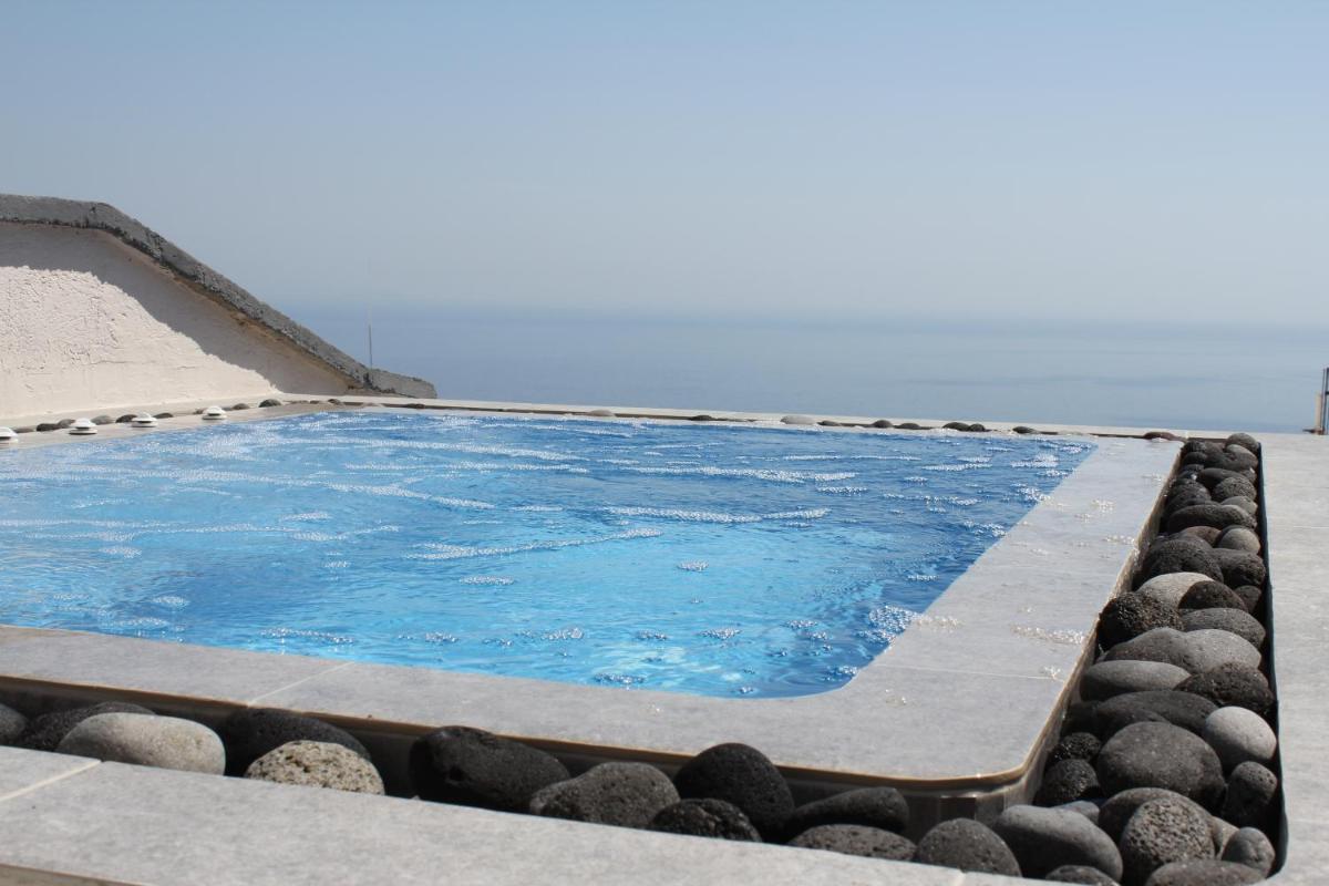 Villa by Hotel Thira - Housity