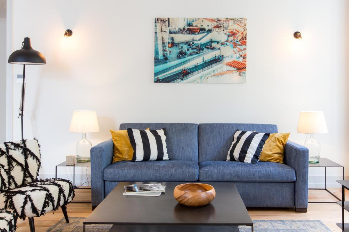 Bacalhoeiros 99 - Beautiful and bright Apartment @ Baixa, Chiado - Housity
