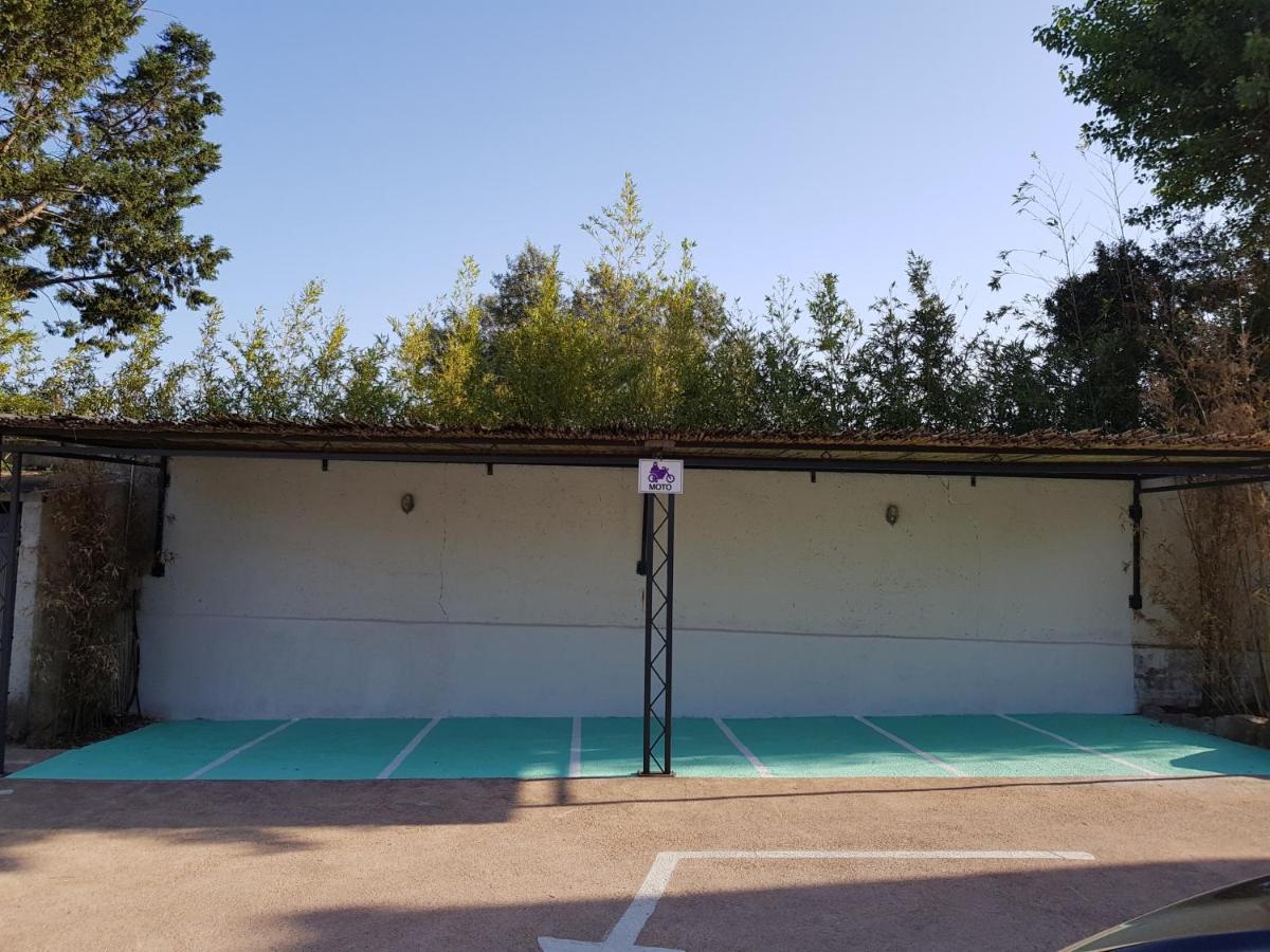 Tennis ou squash au sein de l'hôtel ou à proximité