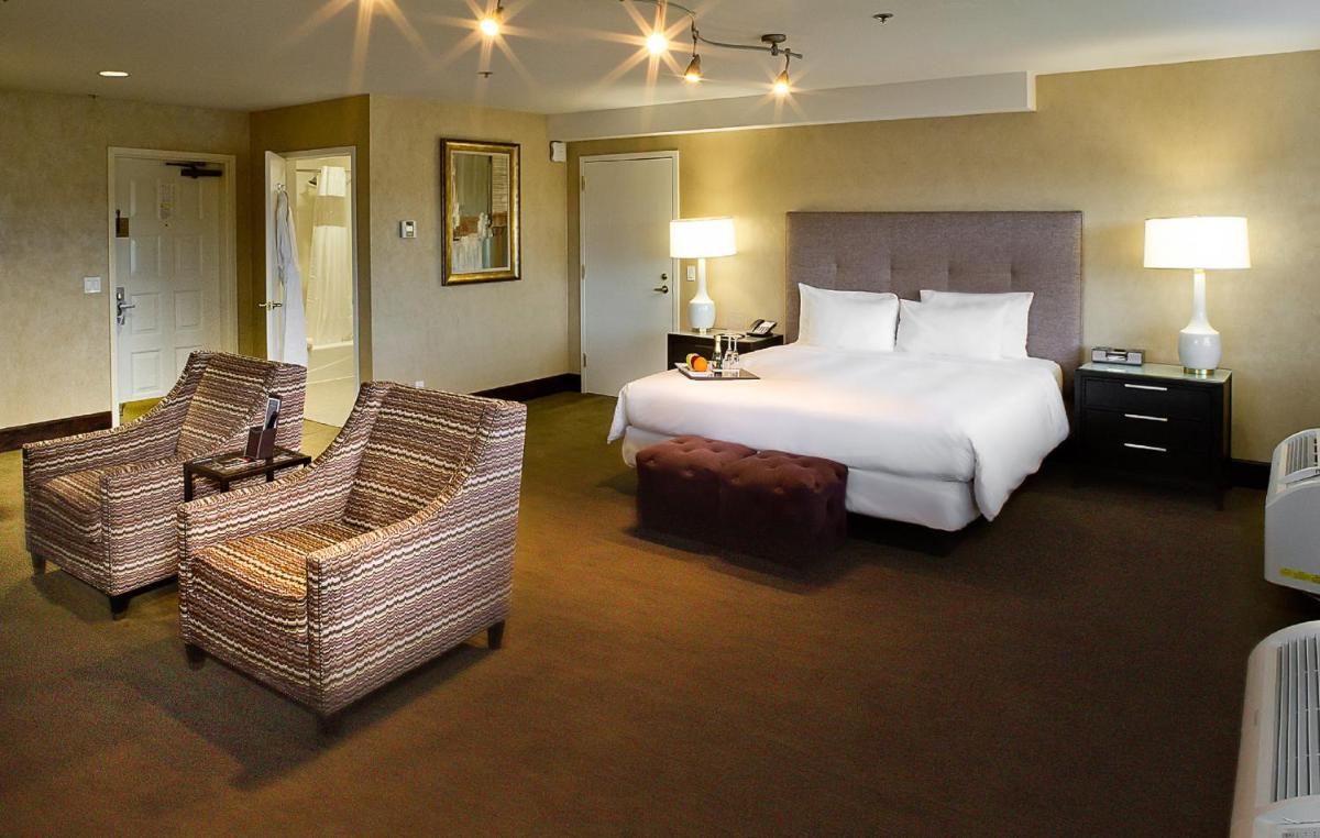 Cupertino Hotel - Housity