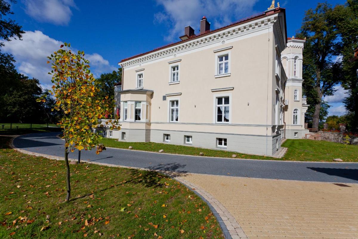 Pałac Pawłowice - Housity
