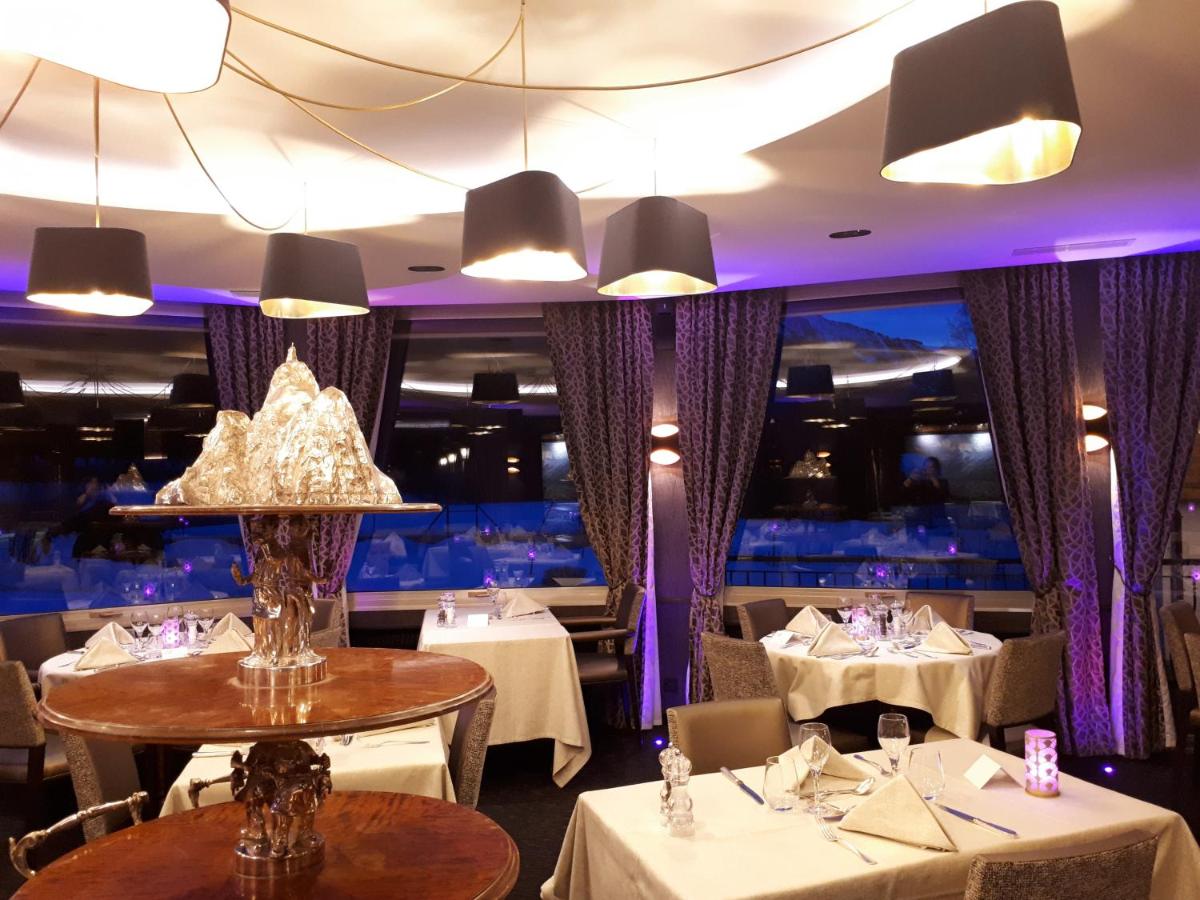 Restaurant ou autre lieu de restauration dans l'établissement Aiguille du Midi - Hôtel & Restaurant