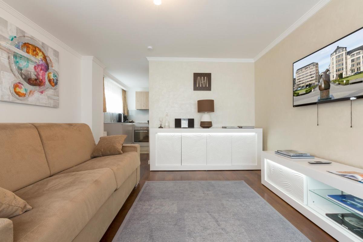 Suitetrails - The Queen Luxury Apartments - Villa Vinicia