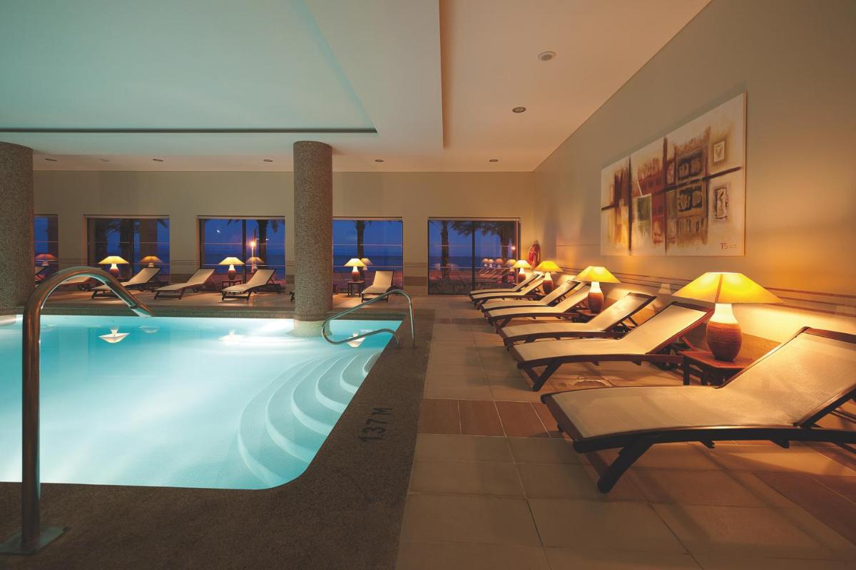 A piscina em ou perto de Vila Gale Santa Cruz