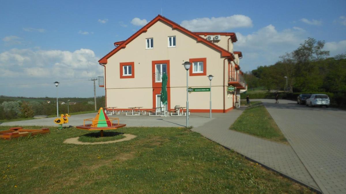 Mobilheim Výr - Housity