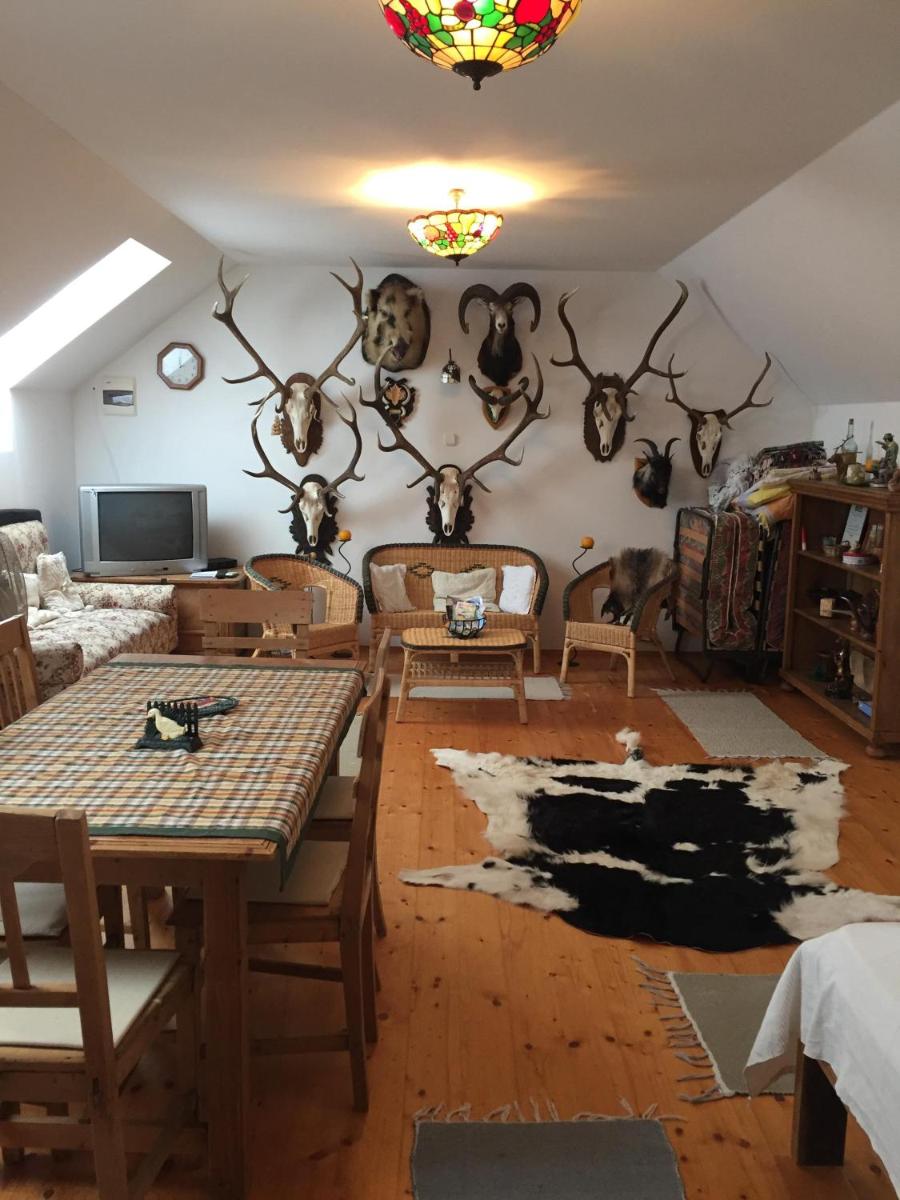 Nyerges Lovasudvar - Housity