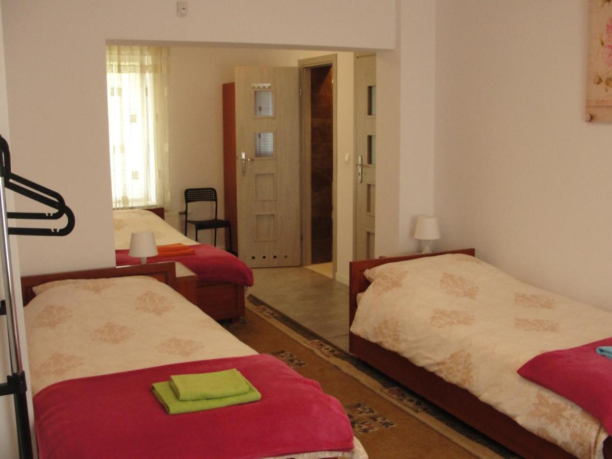 Bania Biesiadna - Housity