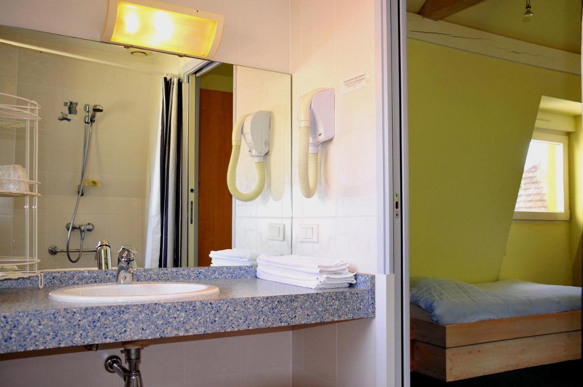 Logis Hôtel - Restaurant Aux Bruyères - Housity