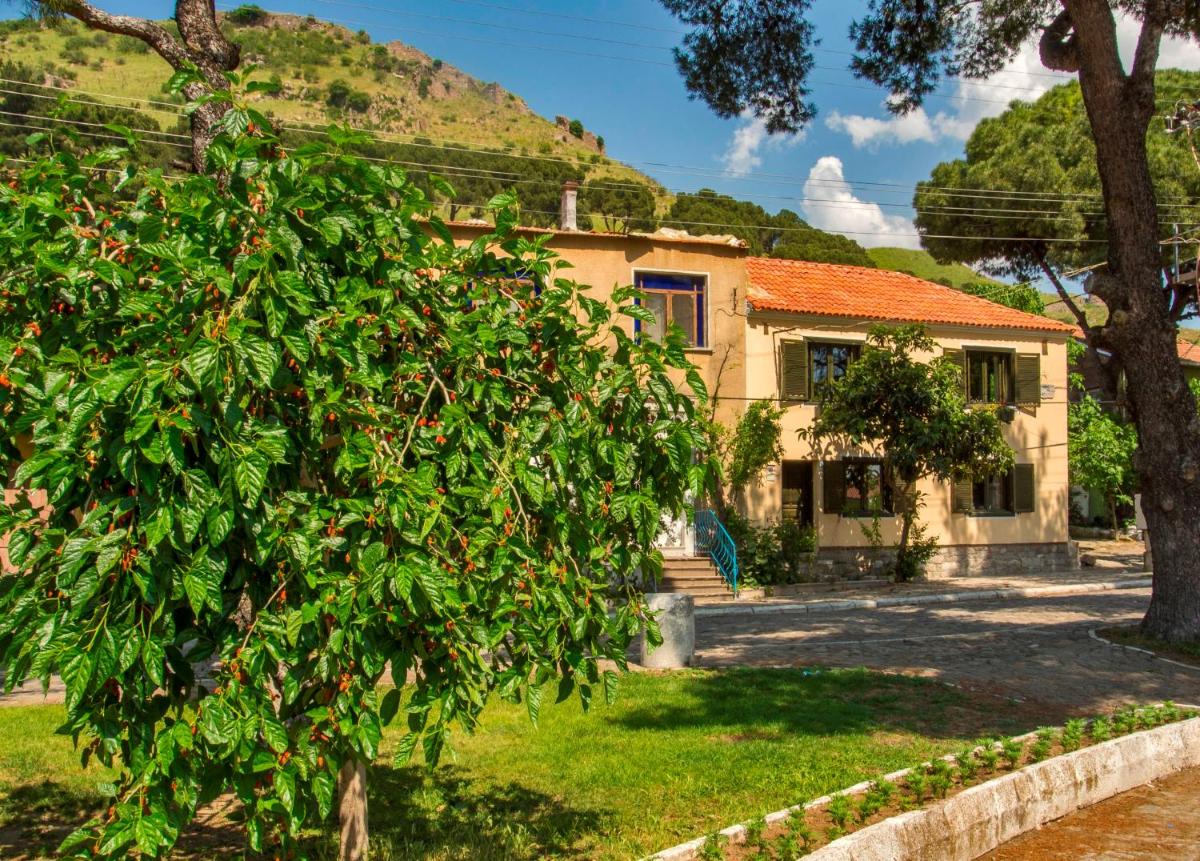 Elaia Hotel - Housity