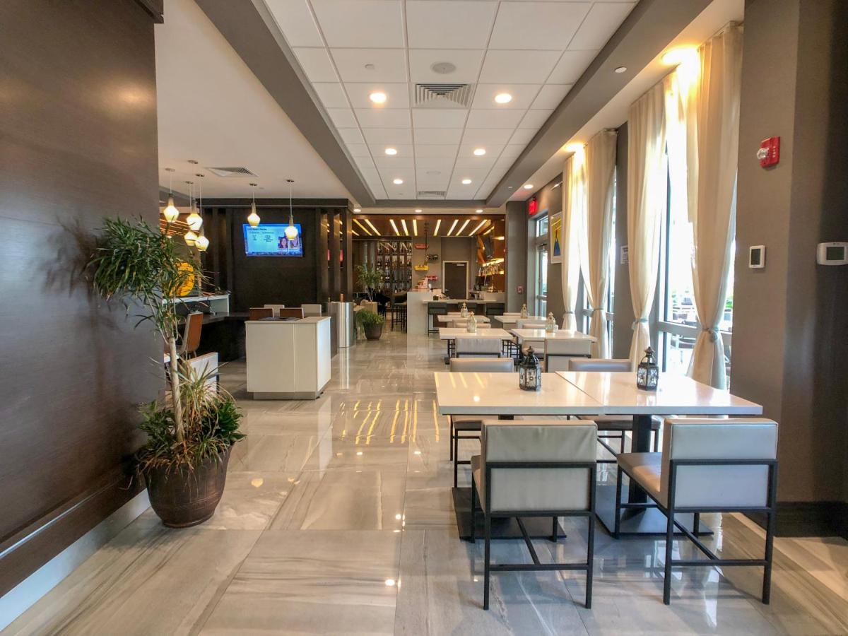 Wingate by Wyndham Miami Airport - Housity