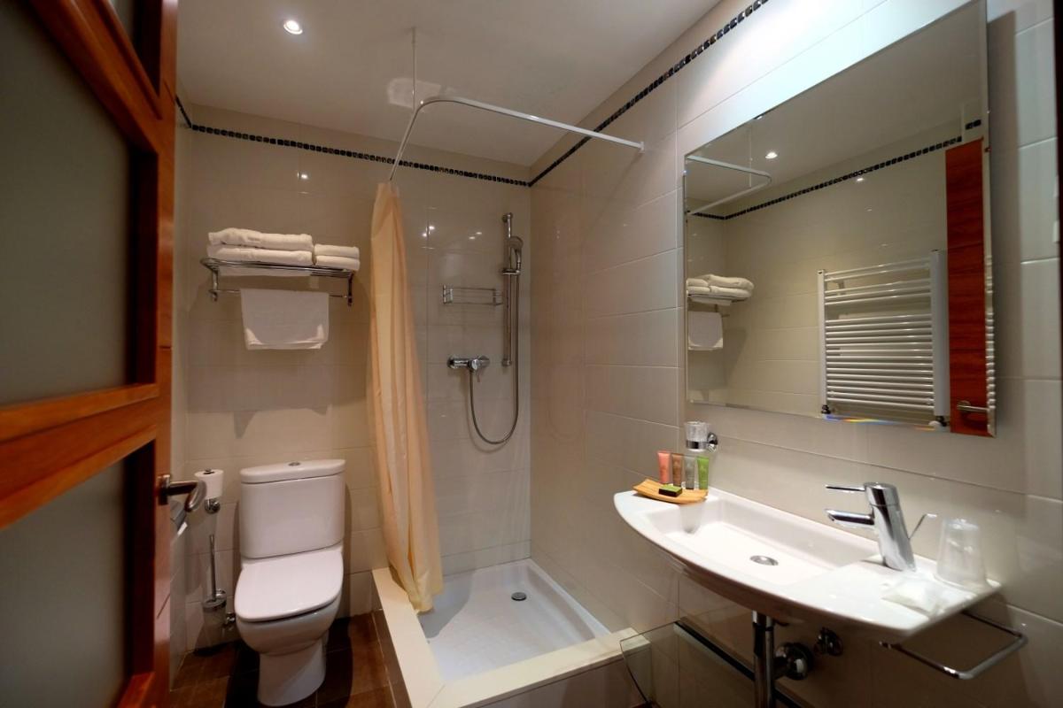 Hotel Carmen - Housity
