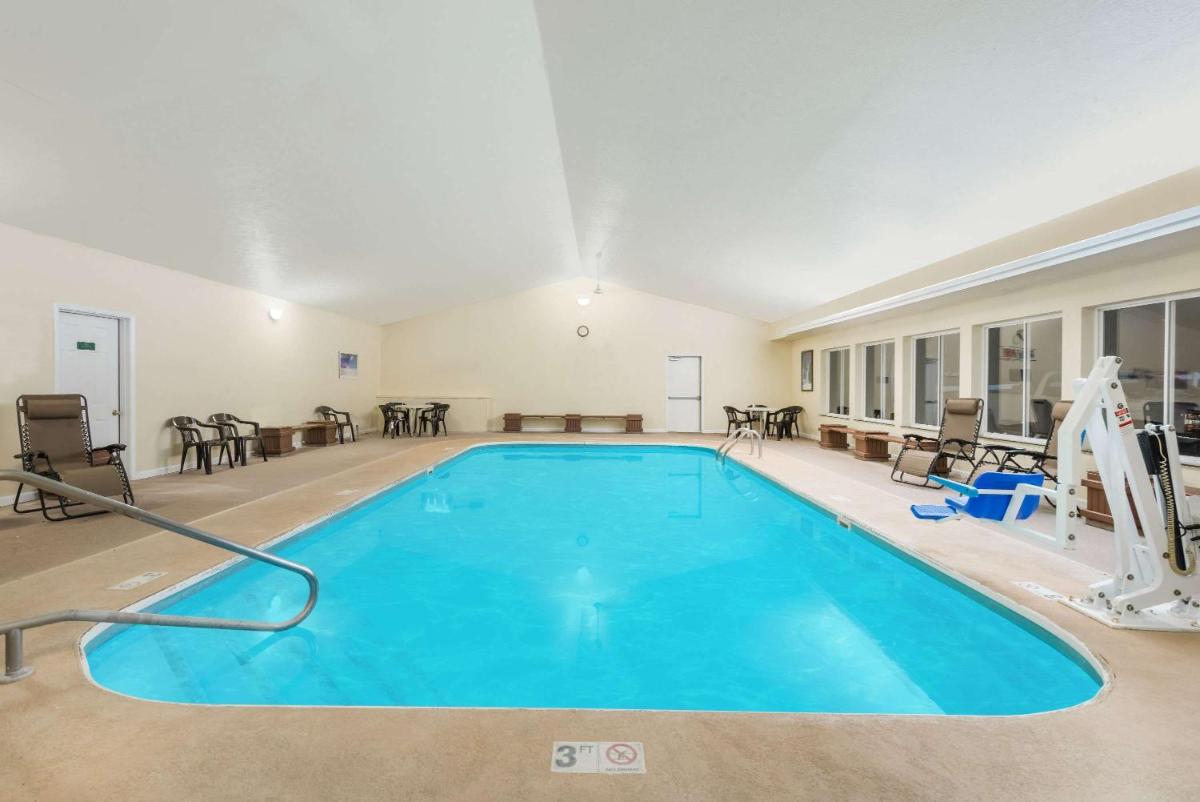 Hawthorn Extended Stay by Wyndham Seville - Housity