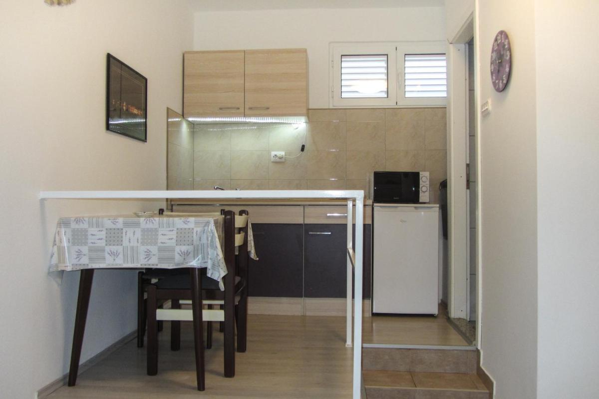 Apartments Uradi Sam - Housity
