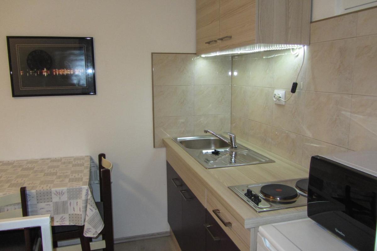 Apartments Uradi Sam - Housity