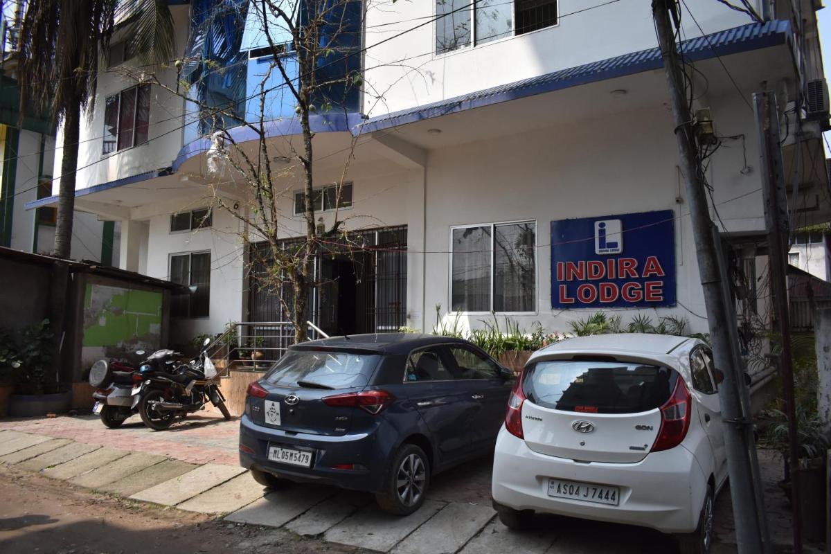 Hotel Indira - Housity