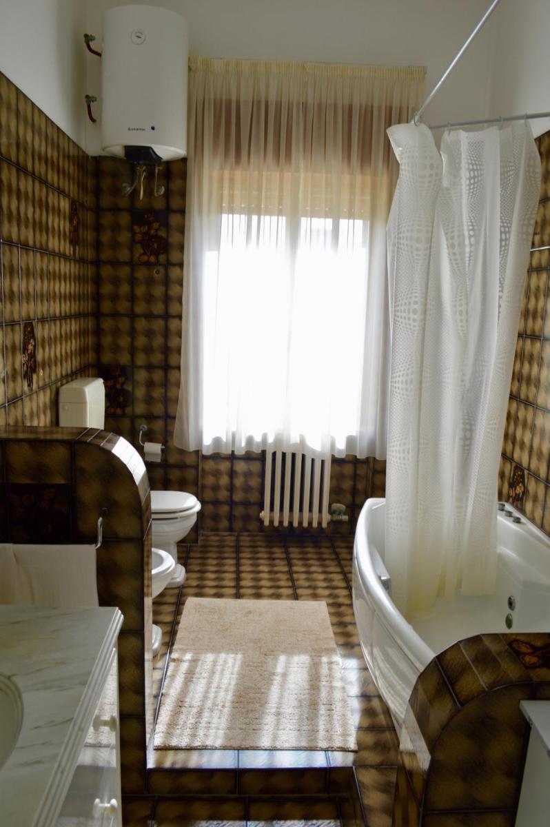 Suites Piazza Umberto - Housity