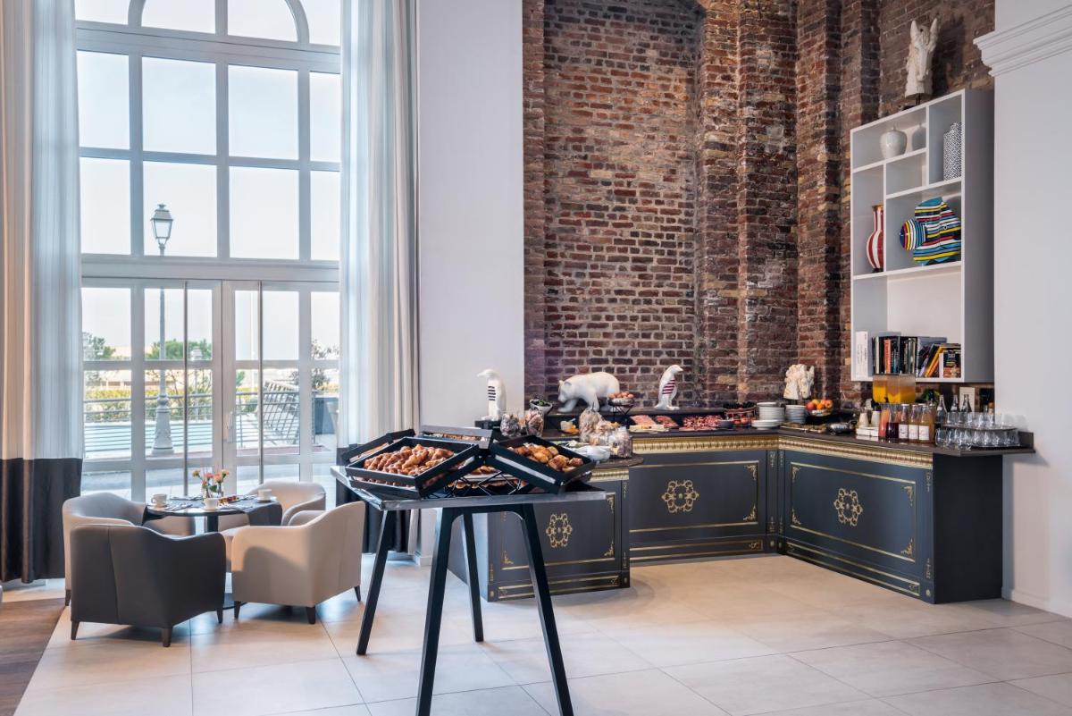 Cuisine ou kitchenette dans l'établissement Cures Marines Hotel Thalasso & Spa Trouville - MGallery Collection