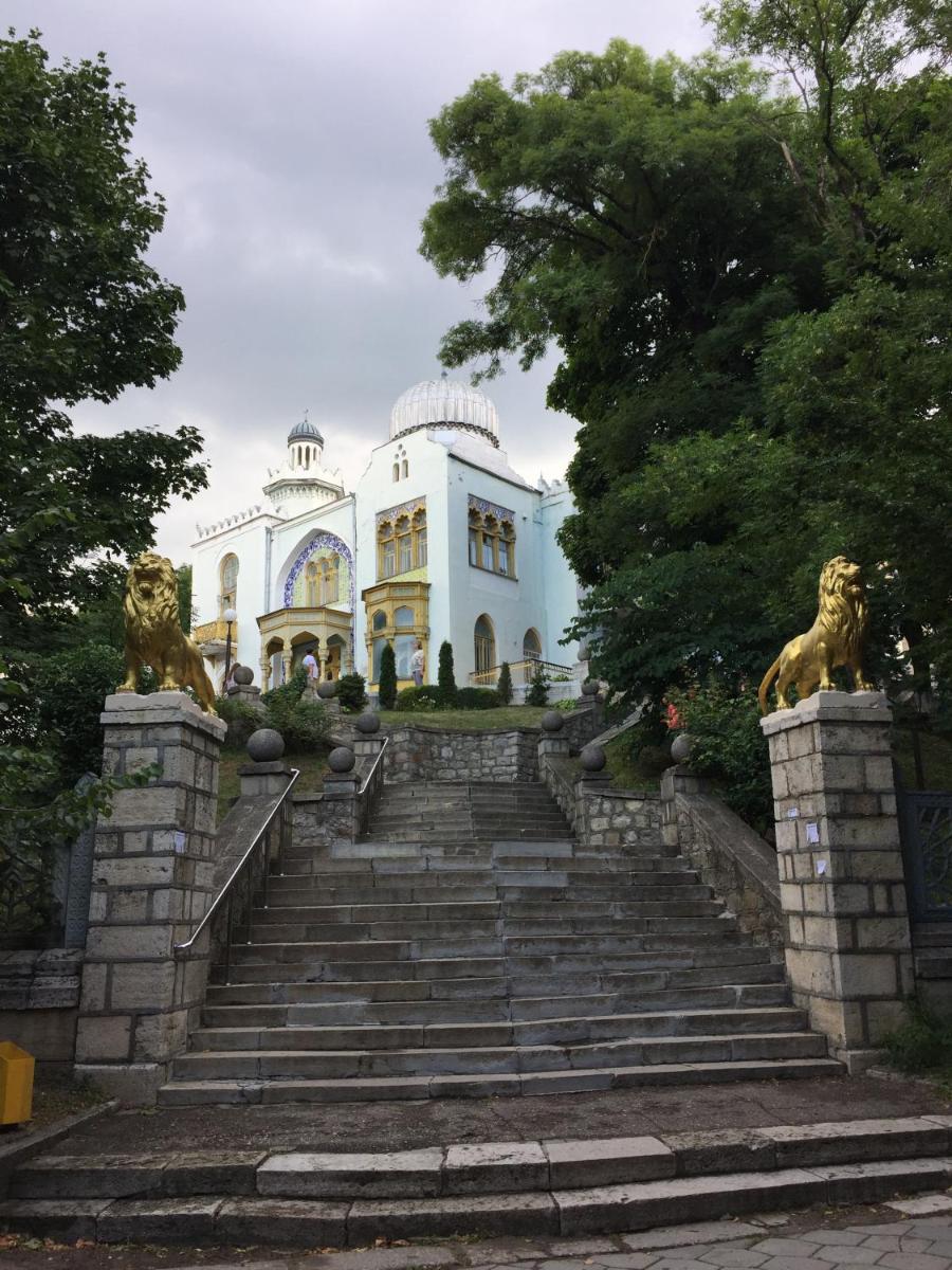 Apartment on Lenina 8 - Housity