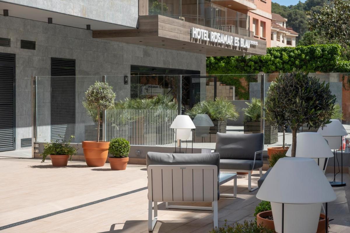 Zona de estar de Rosamar Es Blau 4*s - Adults Only