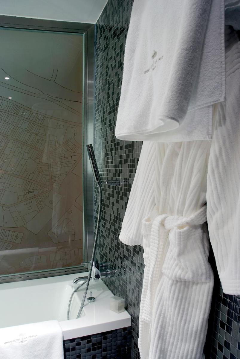 Un baño de Gran Hotel La Perla