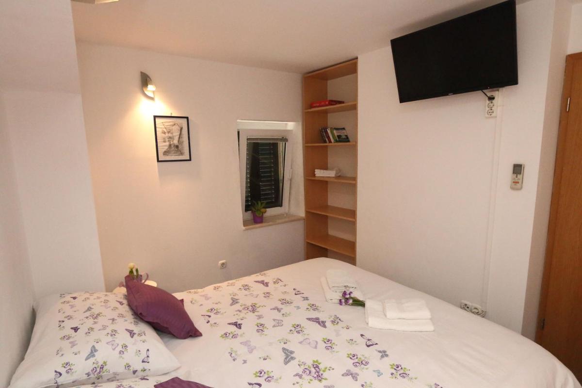 City & River View Apartment - Housity