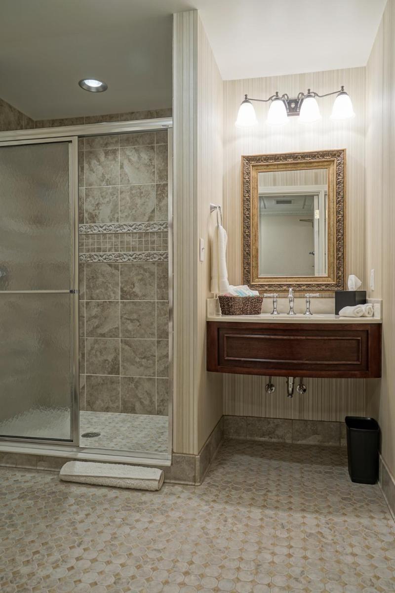 The Mount Vernon Grand Hotel - Housity