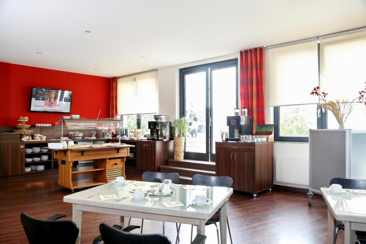 Hoteltow - Housity