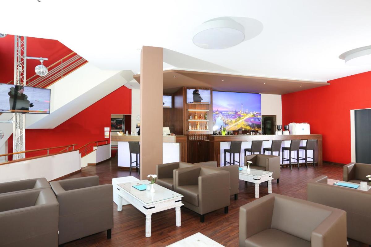 Hoteltow - Housity