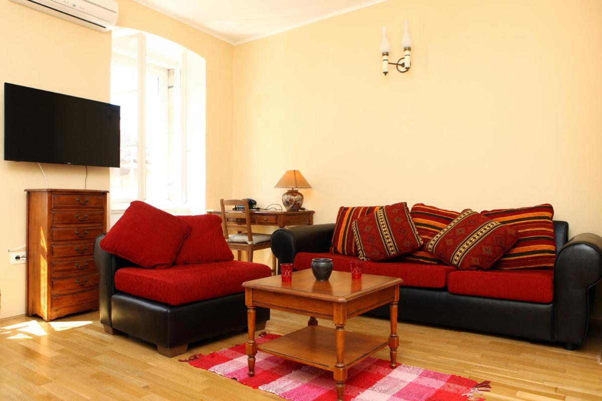 Arty Piran Center Apartment VB - Housity