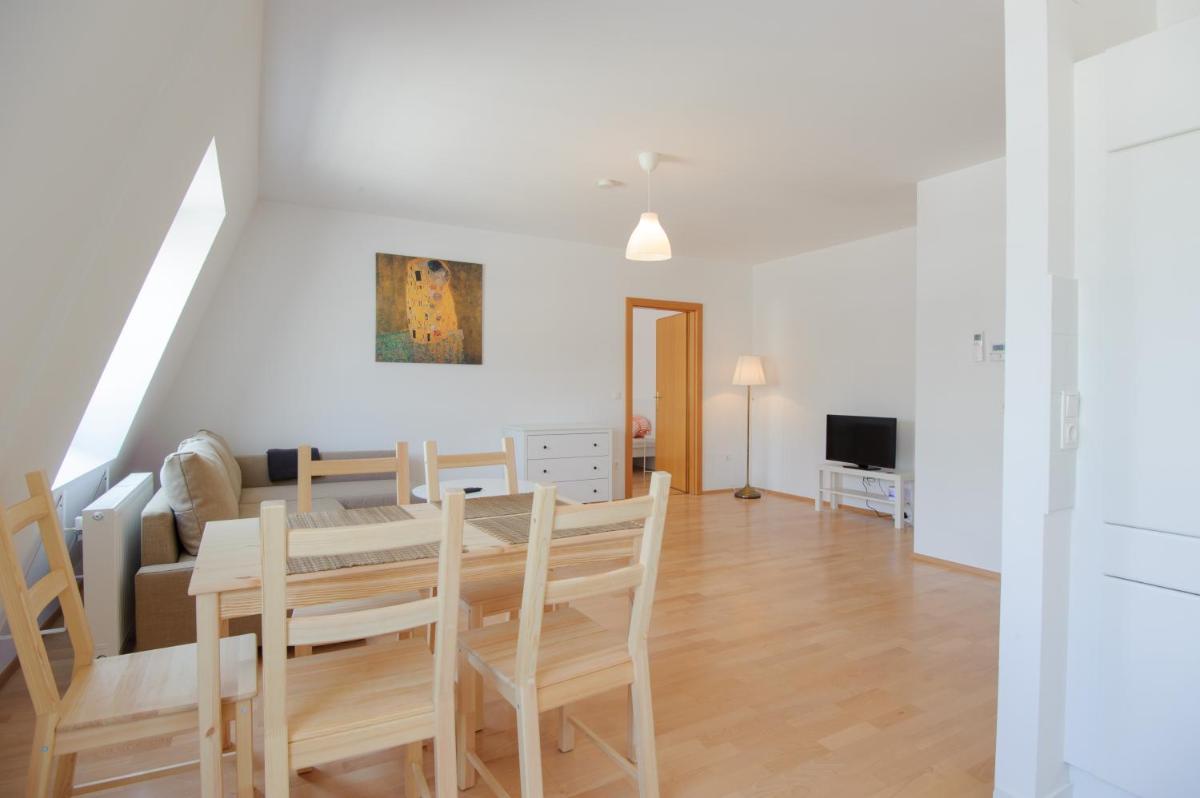 Central Living Apartments - Rathaus - Housity