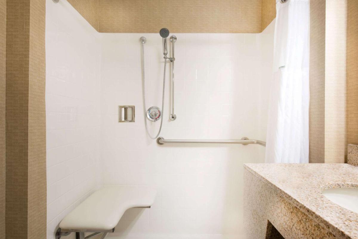 Wingate by Wyndham - York - Housity