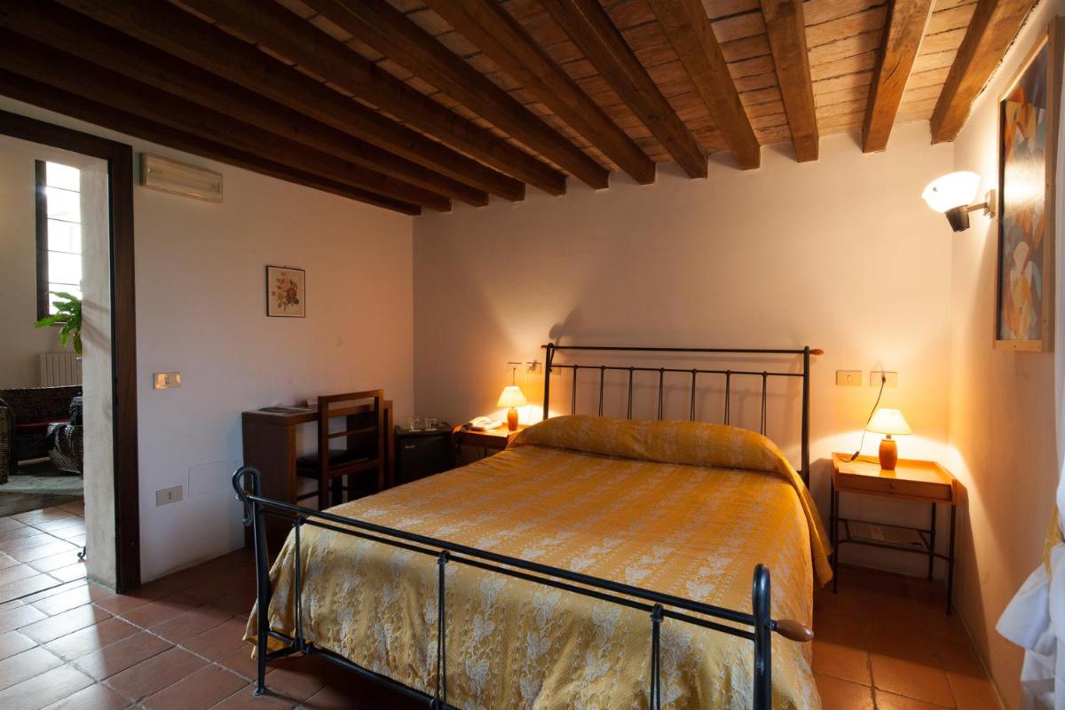 Relais Fontevivo - Housity