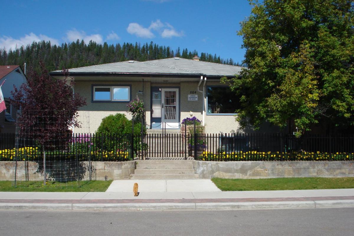 Dave & Honey's Accommodation - Housity