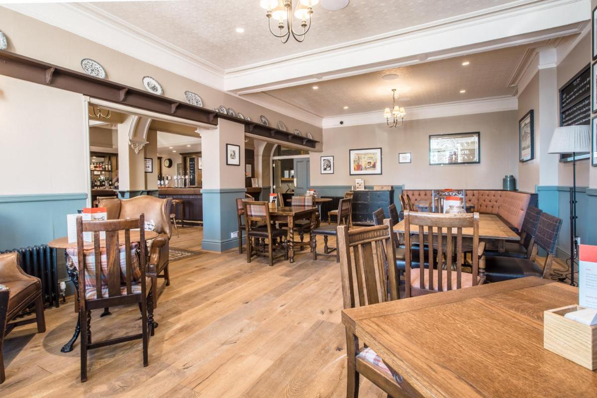 The George Hotel - Housity