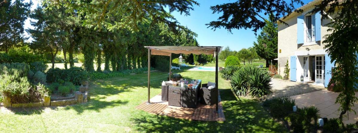 Mas des Bougainvillees - Housity